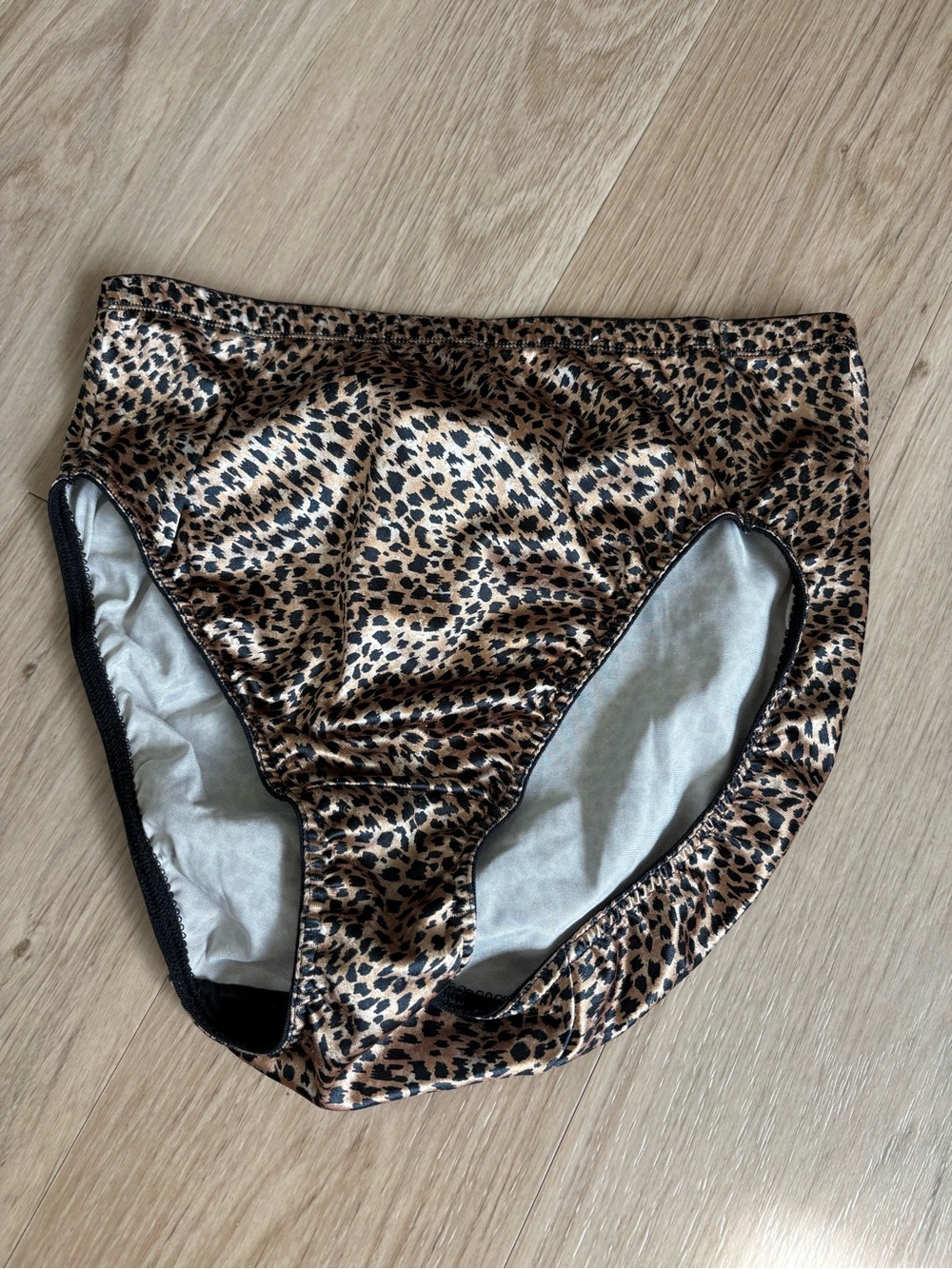Vanity Fair Leopard High Waisted Brief Women Panties Size: 8